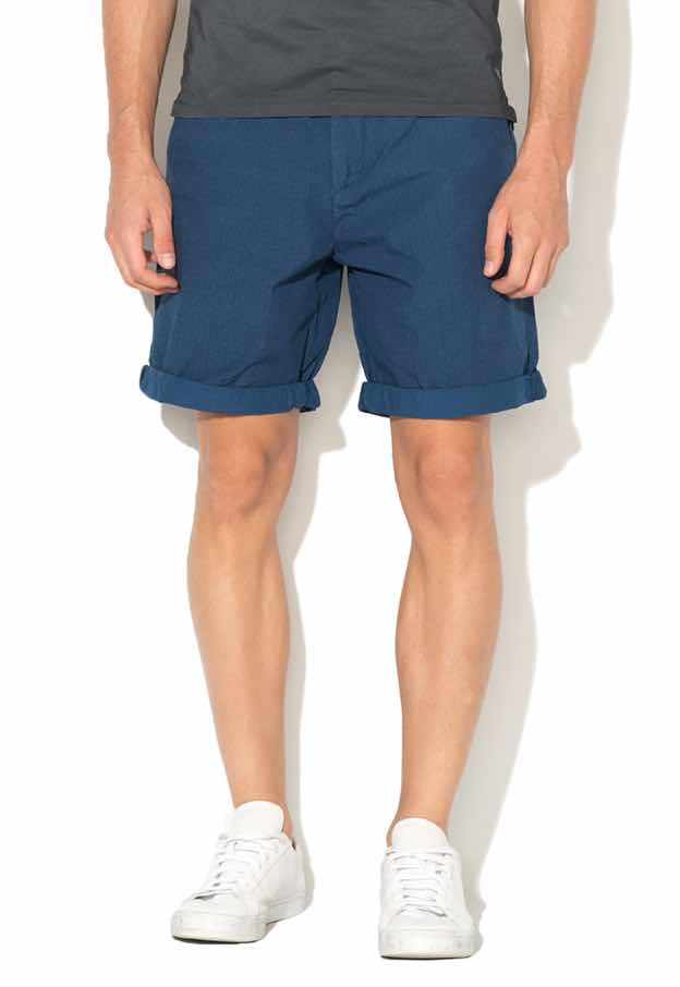 Ce sunt pantalonii chino