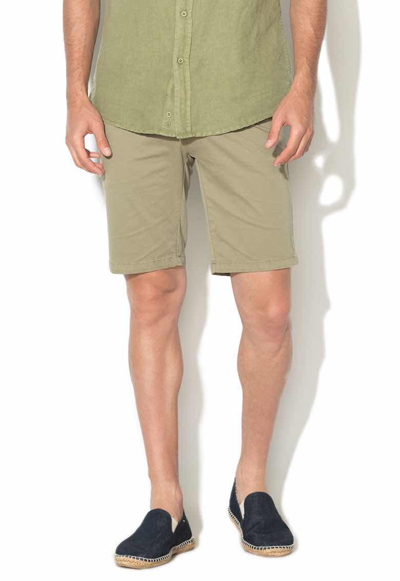 Ce sunt pantalonii chino