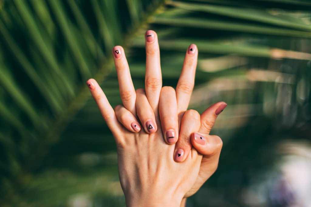 20 de modele superbe de manichiură pe care le poți face singură! 20 de modele superbe de manichiură pe care le poți face singură!