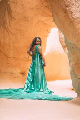 Rochie verde satin - cum o porți? Rochie verde satin - cum o porți?